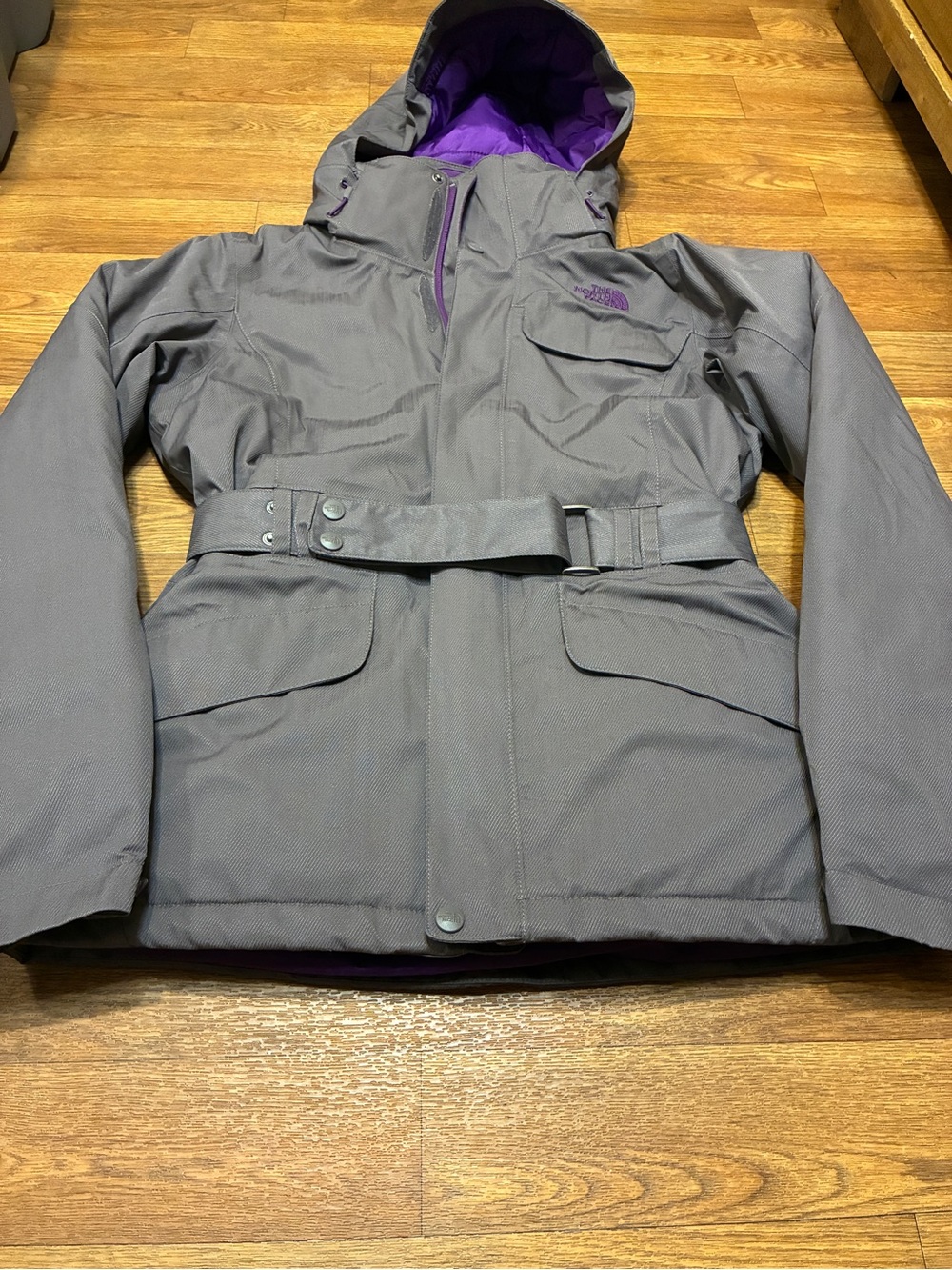 The North Face Women's Gray Hooded Belted Jacket with Purple Lining Size Small